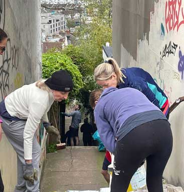 Round Hill Clear-up